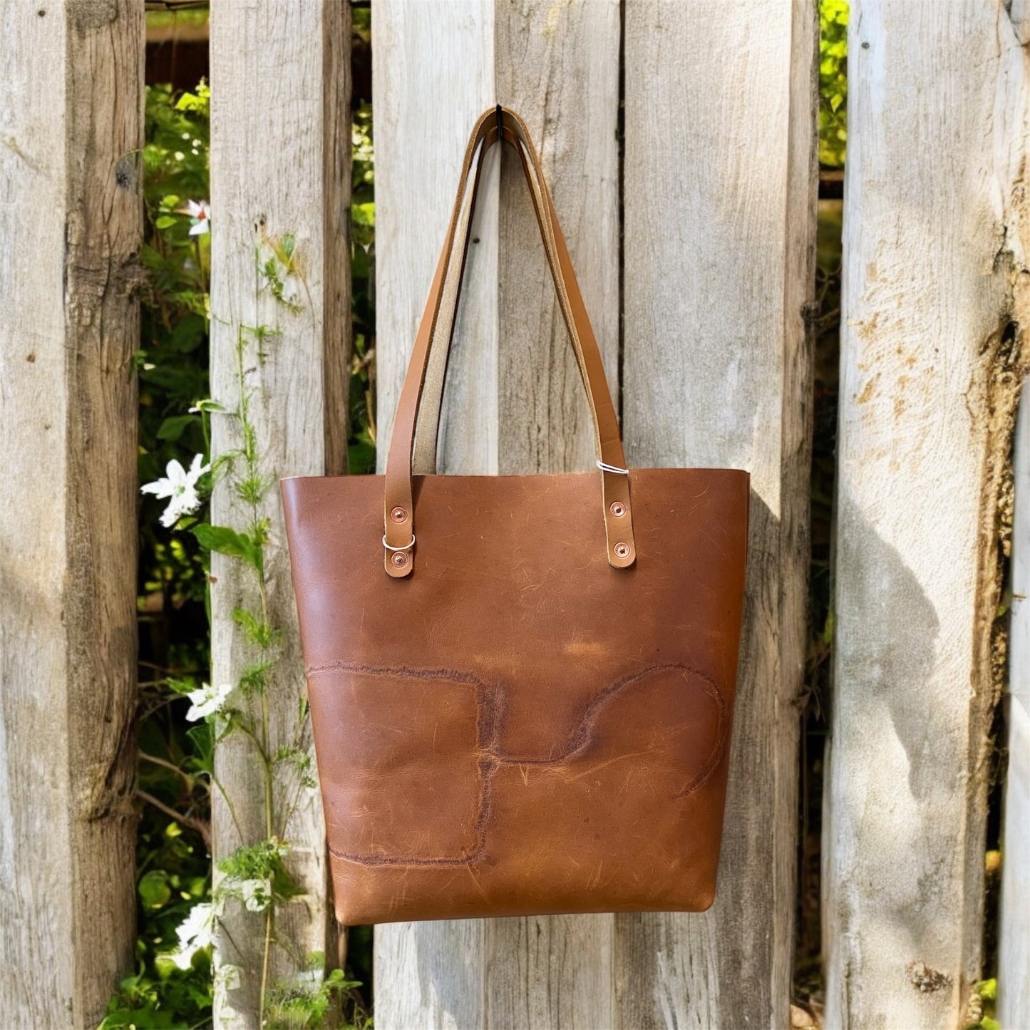 Medium leather tote